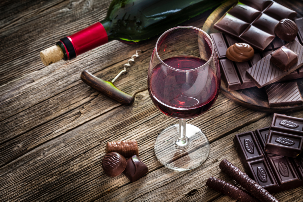 cabernet-og-moerk-chokolade-1024x683 De 5 Bedste Kombinationer af Vin, Ost og Chokolade
